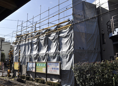 屋上と3階はもう解体されたようです
