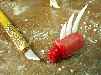 拭いたんだけど、まだ口金部分に血が残ってるね