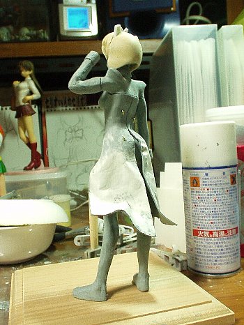 コートはスリットを深くしてみた