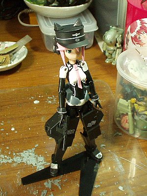 拳銃だけでなくMGも欲しいぞ
