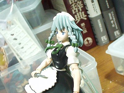 胸リボンは気泡が酷かったのでfigma蟹江敬三から流用