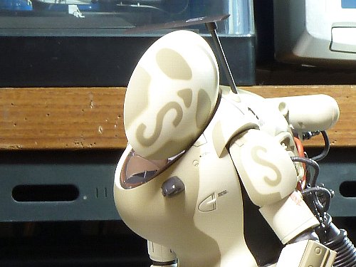 ひそかに二重関節なハッチのヒンジのおかげ