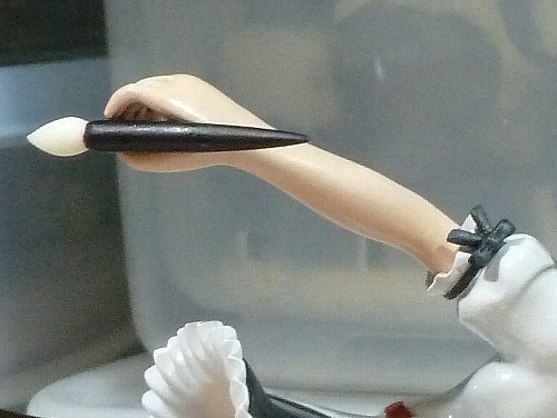 筆の穂先に墨を忘れてます