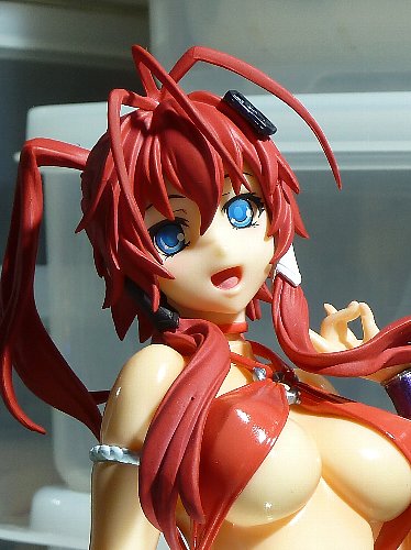 刀の鍔は両面テープで貼り付ける仕様