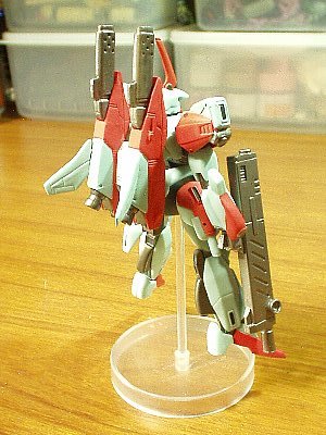 でも色は逆シャアっぽい