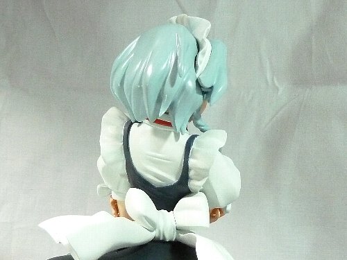 襟に赤線がないと寂しいだろうな